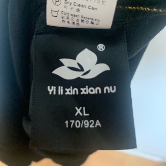 Size medium yellow shirt with lace detail. - Picture 3 of 3